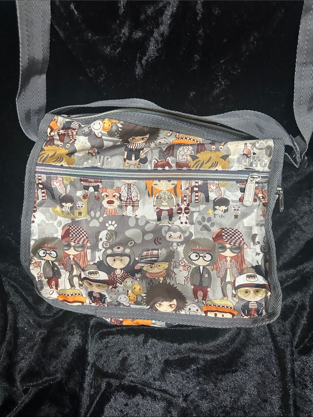 Tokidoki messenger bag grey with characters